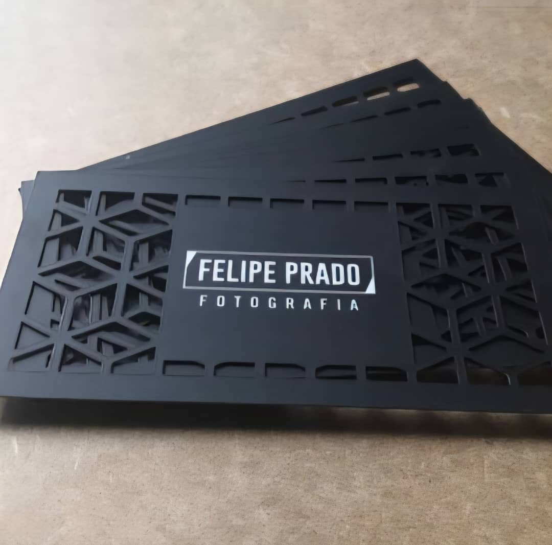 چاپ کارت ویزیت برش لیزری